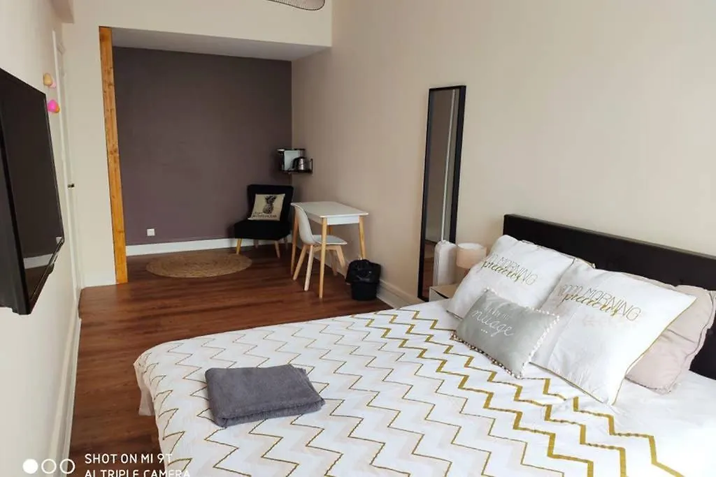 157M2, 4 Chambres, 4 Salles De Bains, 2 Wc, 2 Parkings En Hypercentre Valence