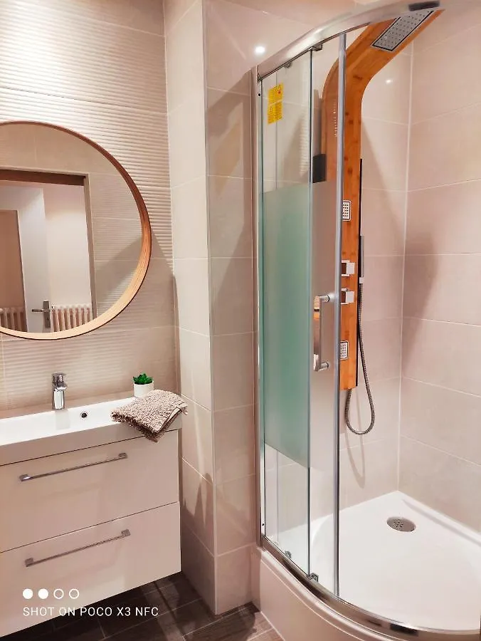 157M2, 4 Chambres, 4 Salles De Bains, 2 Wc, 2 Parkings En Hypercentre Valence  0*, Valence (Drome)